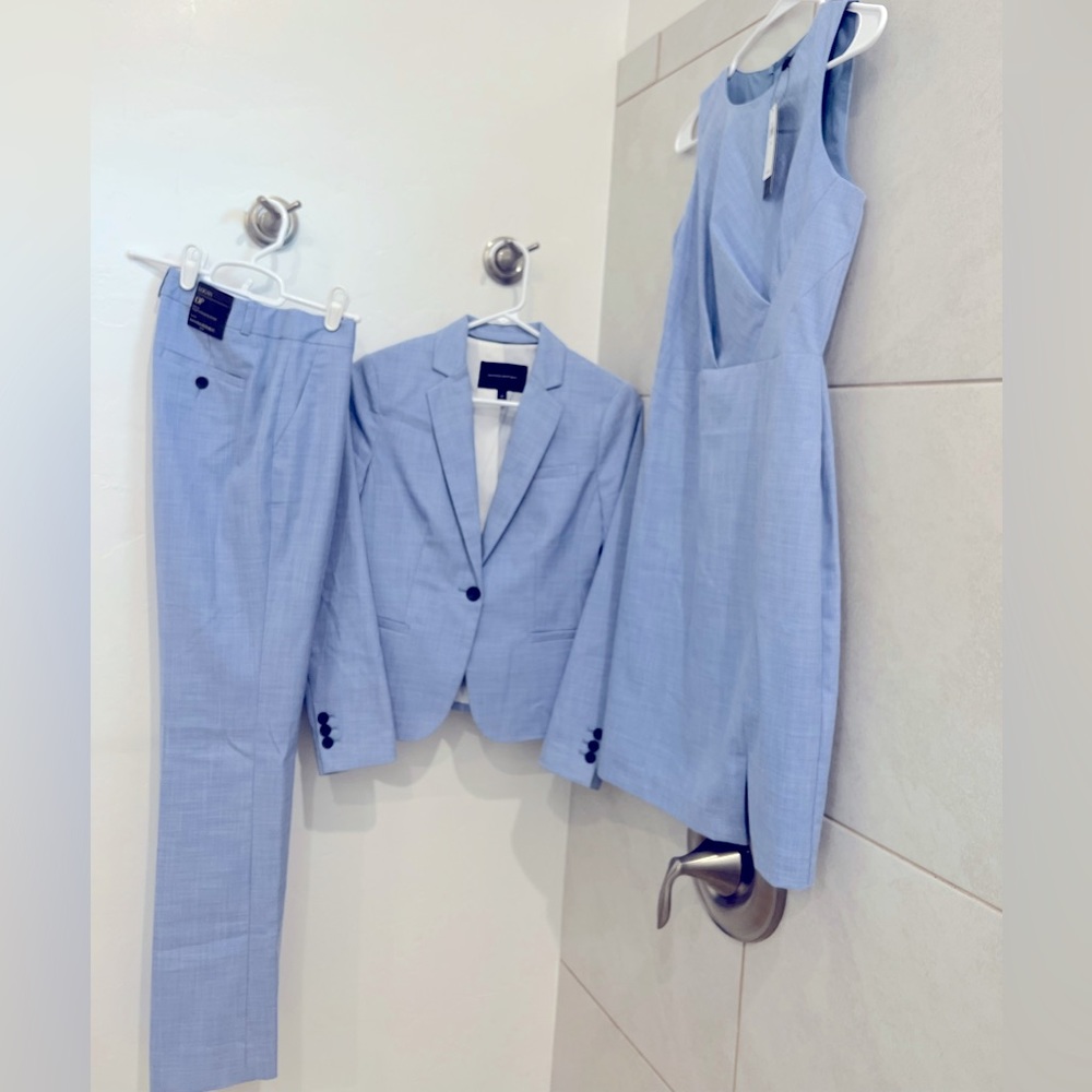 Banana Republic Women’s beautiful blue suit set